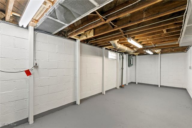 2577 Hawthorne Road, Cuyahoga Falls, OH 44221