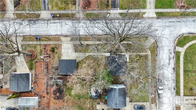 2577 Hawthorne Road, Cuyahoga Falls, OH 44221