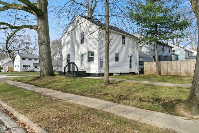 2577 Hawthorne Road, Cuyahoga Falls, OH 44221