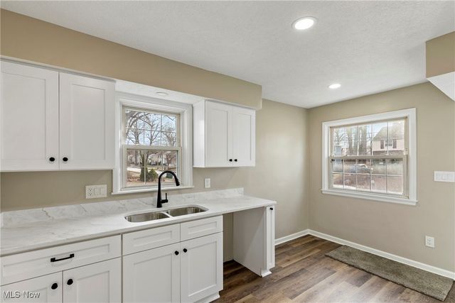 2577 Hawthorne Road, Cuyahoga Falls, OH 44221