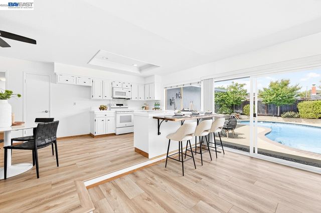 7449 Muirwood Ct, Pleasanton, CA 94588