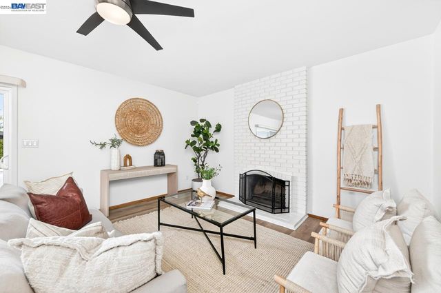 7449 Muirwood Ct, Pleasanton, CA 94588