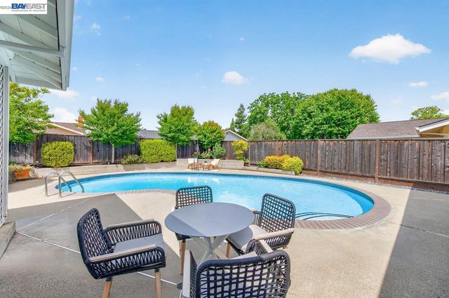 7449 Muirwood Ct, Pleasanton, CA 94588