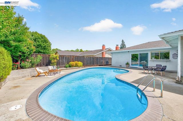 7449 Muirwood Ct, Pleasanton, CA 94588