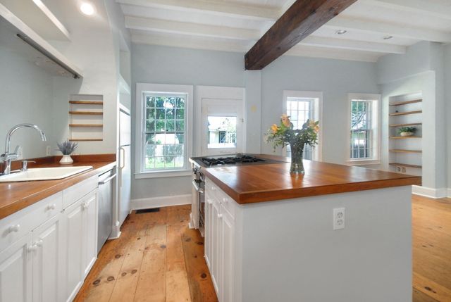 1574 Main St. 1574, Concord, MA 01742