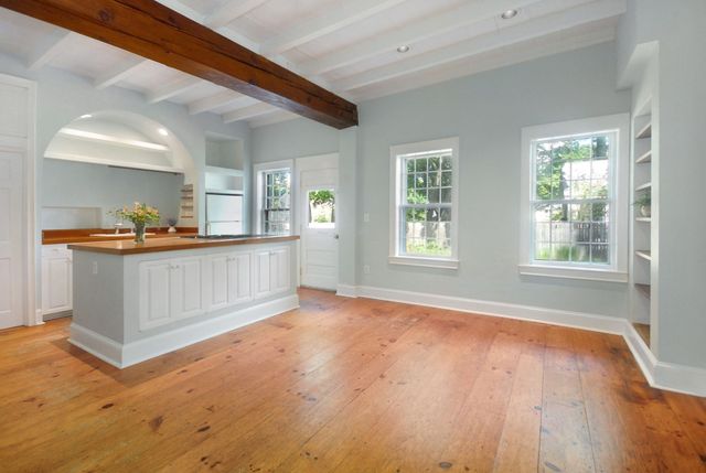 1574 Main St. 1574, Concord, MA 01742