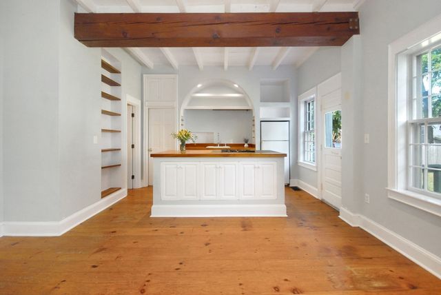 1574 Main St. 1574, Concord, MA 01742