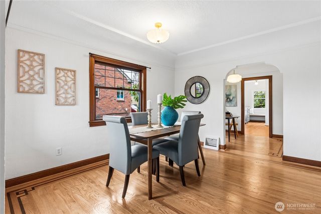8042 11th Avenue NW, Seattle, WA 98117