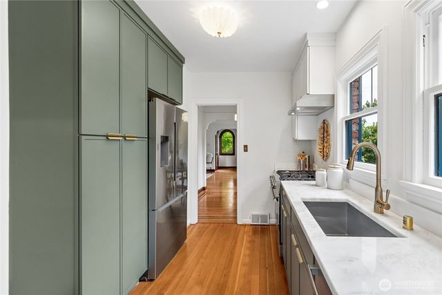 8042 11th Avenue NW, Seattle, WA 98117