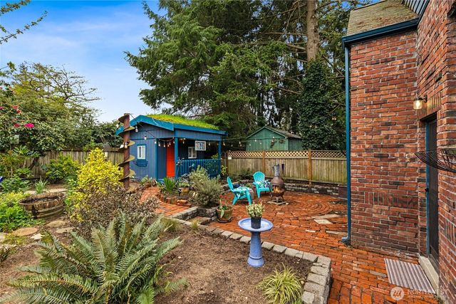 8042 11th Avenue NW, Seattle, WA 98117