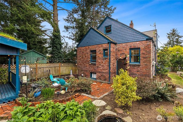 8042 11th Avenue NW, Seattle, WA 98117