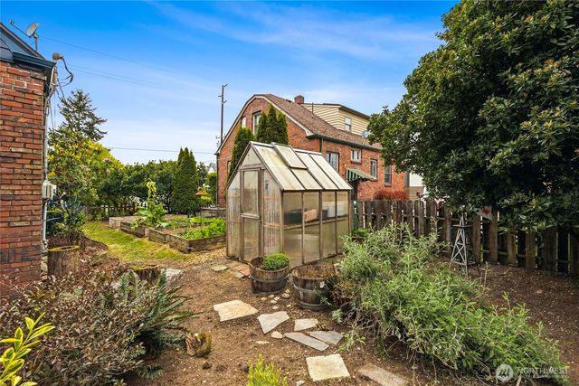 8042 11th Avenue NW, Seattle, WA 98117