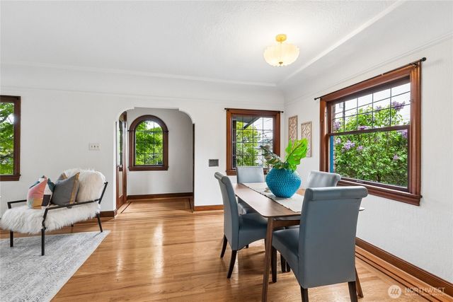 8042 11th Avenue NW, Seattle, WA 98117