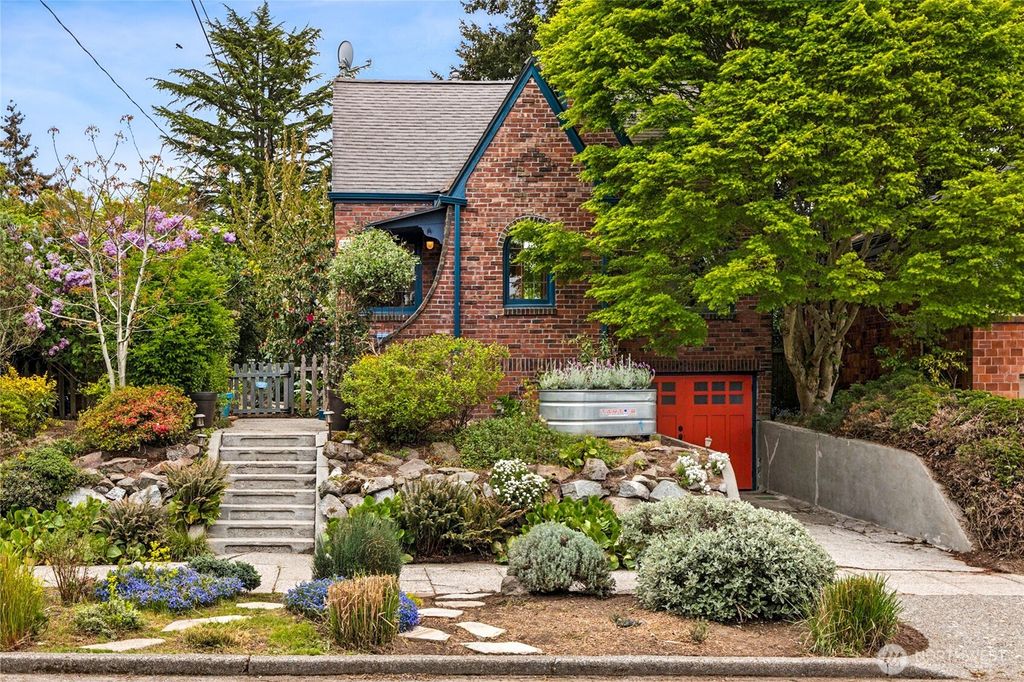 8042 11th Avenue NW, Seattle, WA 98117
