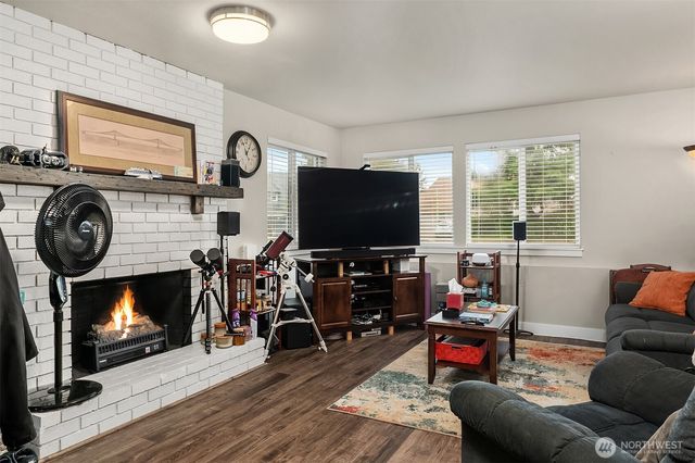 21404 46th Place W, Mountlake Terrace, WA 98043