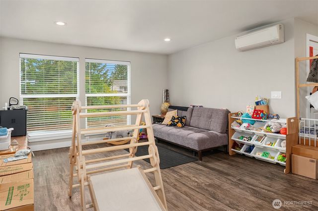 21404 46th Place W, Mountlake Terrace, WA 98043