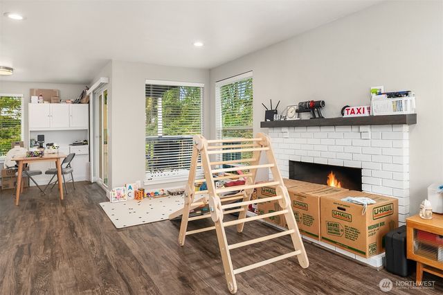 21404 46th Place W, Mountlake Terrace, WA 98043