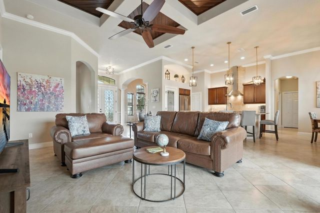 42 Felwood Ln, Palm Coast, FL 32137