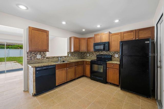 7504 N SANIBEL CIRCLE, Temple Terrace, FL 33637