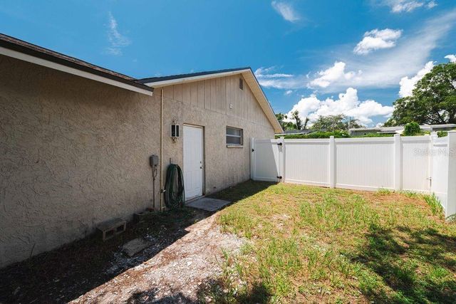 7504 N SANIBEL CIRCLE, Temple Terrace, FL 33637