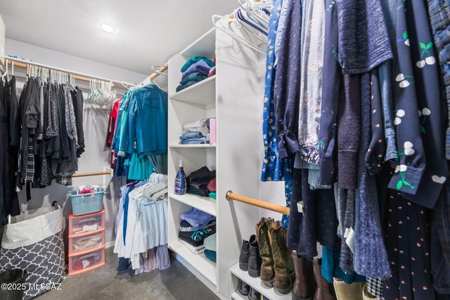 7589 E Vía Los Arbustos, Tucson, AZ 85750