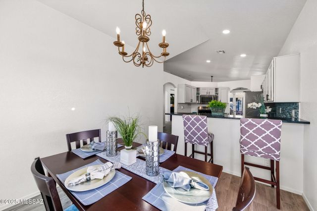 7589 E Vía Los Arbustos, Tucson, AZ 85750