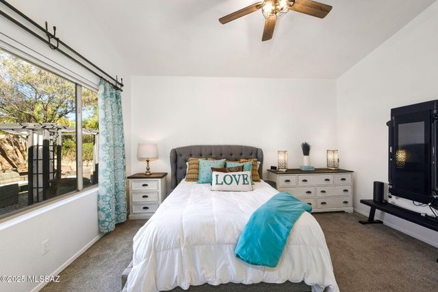 7589 E Vía Los Arbustos, Tucson, AZ 85750