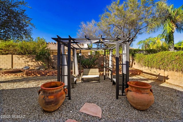 7589 E Vía Los Arbustos, Tucson, AZ 85750