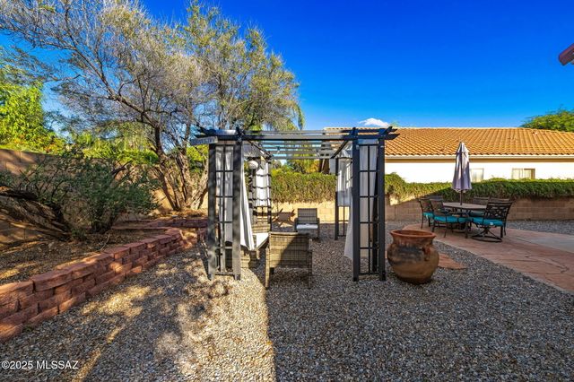 7589 E Vía Los Arbustos, Tucson, AZ 85750