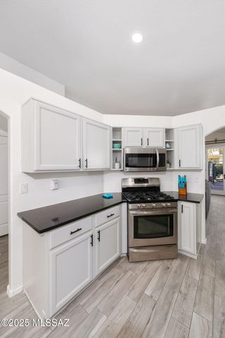 7589 E Vía Los Arbustos, Tucson, AZ 85750