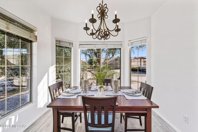 7589 E Vía Los Arbustos, Tucson, AZ 85750