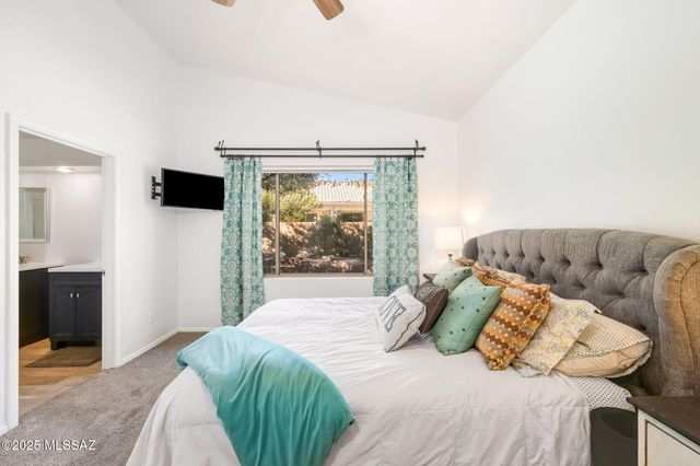 7589 E Vía Los Arbustos, Tucson, AZ 85750