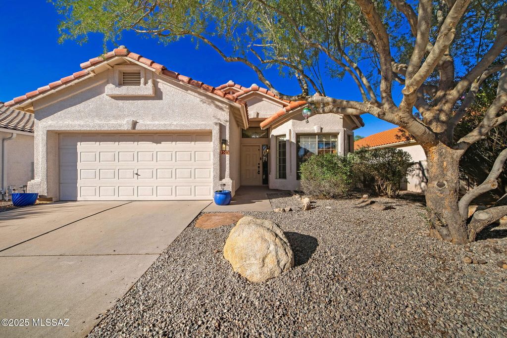 7589 E Vía Los Arbustos, Tucson, AZ 85750