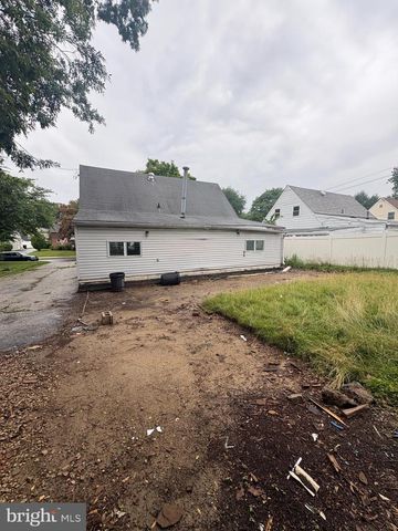 846 BOBWHITE LN, Secane, PA 19018