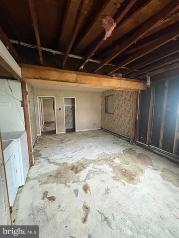 846 BOBWHITE LN, Secane, PA 19018