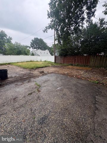 846 BOBWHITE LN, Secane, PA 19018