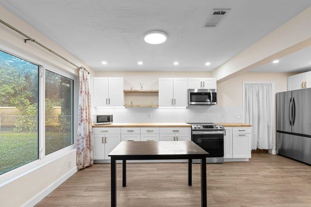 2861 SW 9th Street, Boynton Beach, FL 33435