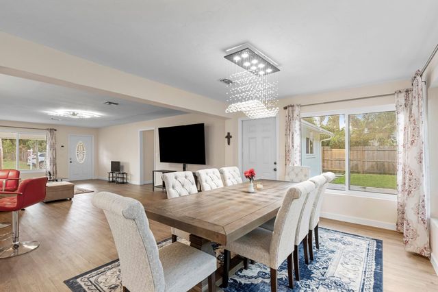 2861 SW 9th Street, Boynton Beach, FL 33435