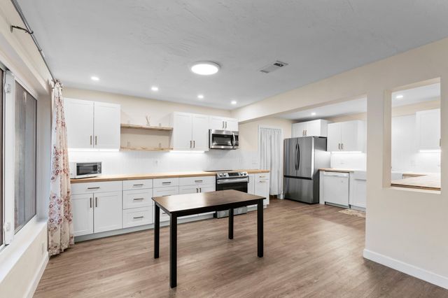 2861 SW 9th Street, Boynton Beach, FL 33435