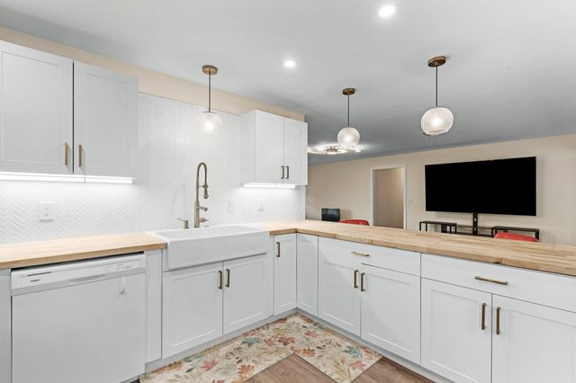 2861 SW 9th Street, Boynton Beach, FL 33435