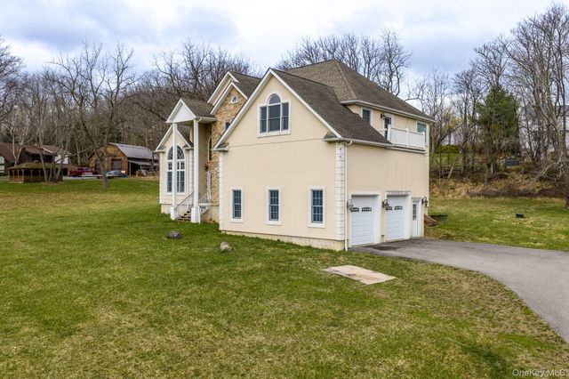 107 Breeze Hill Road, New Hampton, NY 10958