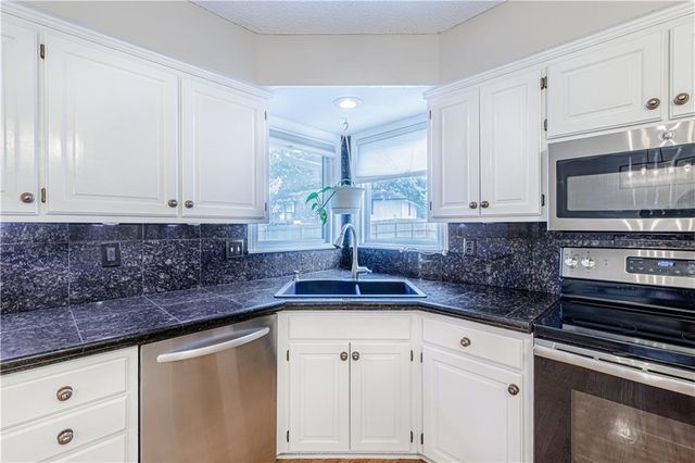 11030 Rene Street, Lenexa, KS 66215