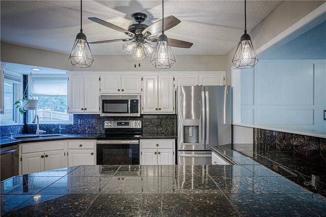 11030 Rene Street, Lenexa, KS 66215