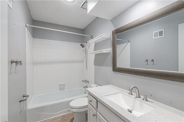 11030 Rene Street, Lenexa, KS 66215