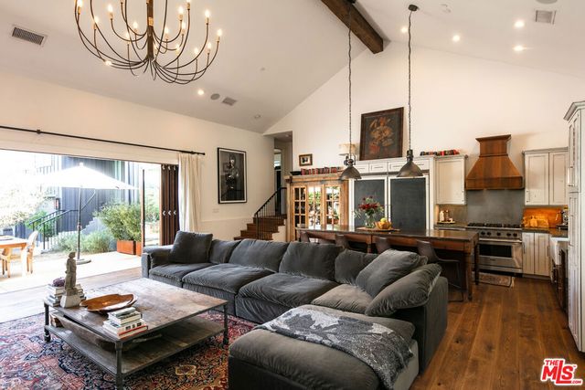 28960 Crags Drive, Agoura Hills, CA 91301