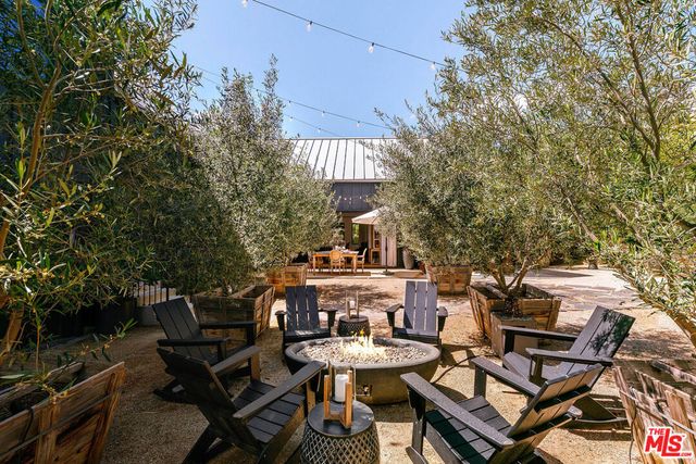 28960 Crags Drive, Agoura Hills, CA 91301