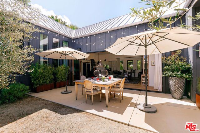 28960 Crags Drive, Agoura Hills, CA 91301