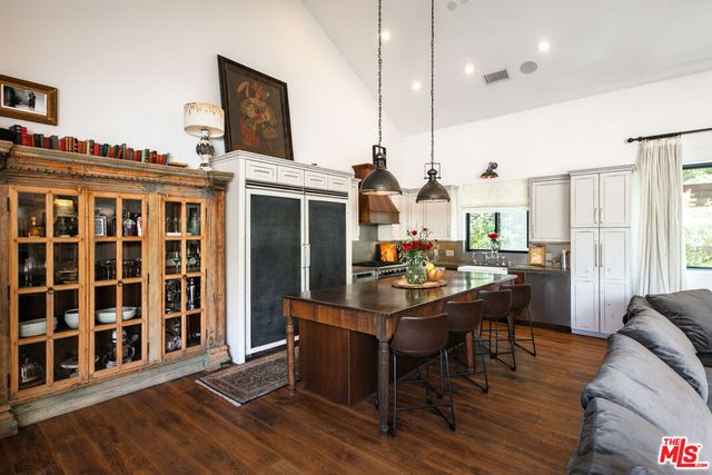 28960 Crags Drive, Agoura Hills, CA 91301