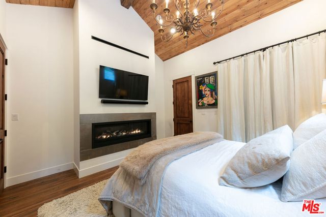 28960 Crags Drive, Agoura Hills, CA 91301