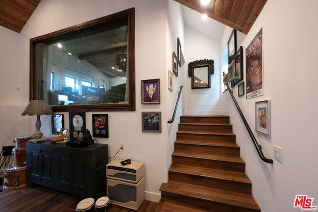 28960 Crags Drive, Agoura Hills, CA 91301